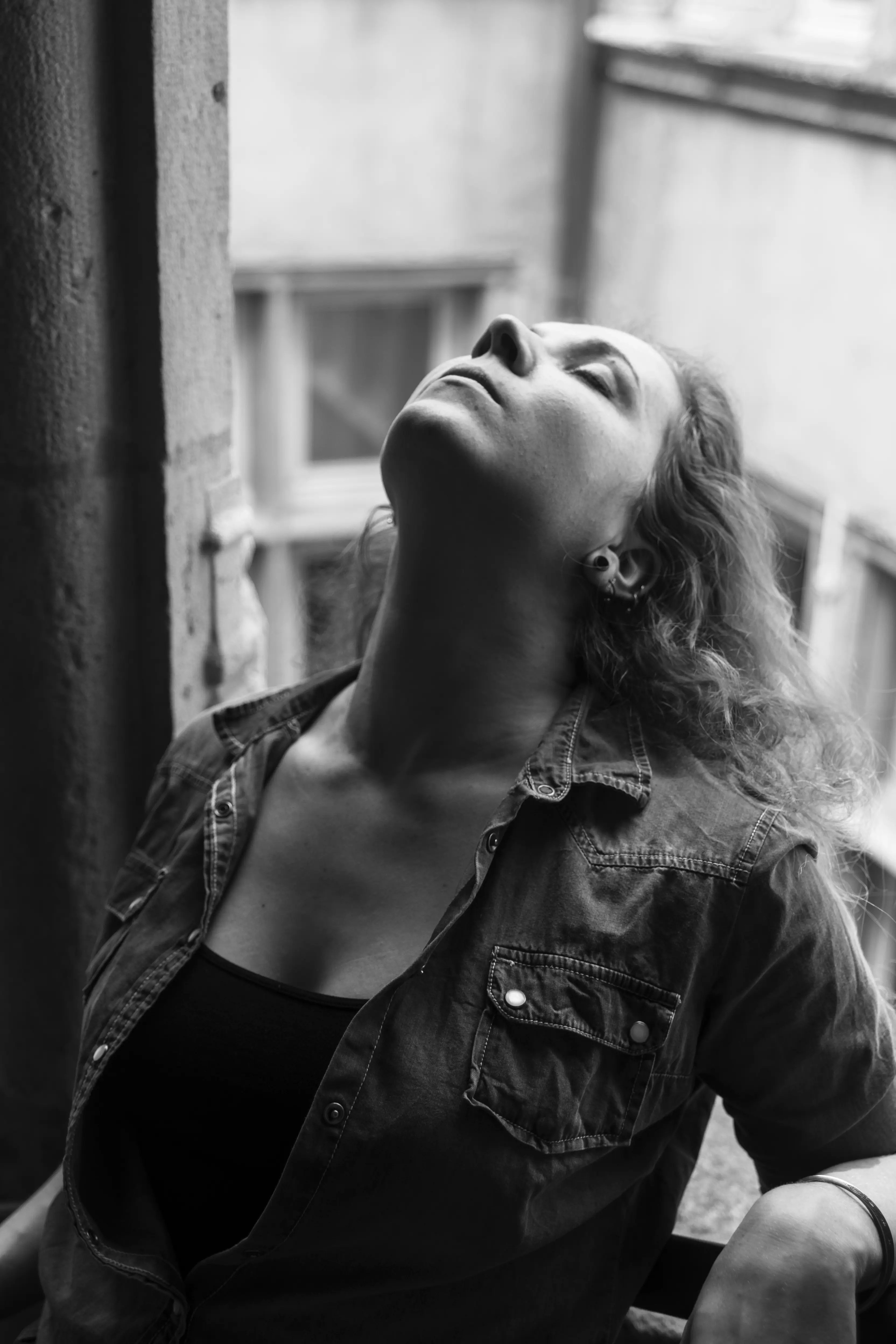 Photographe portrait professionnel Lyon, shooting extérieur, studio