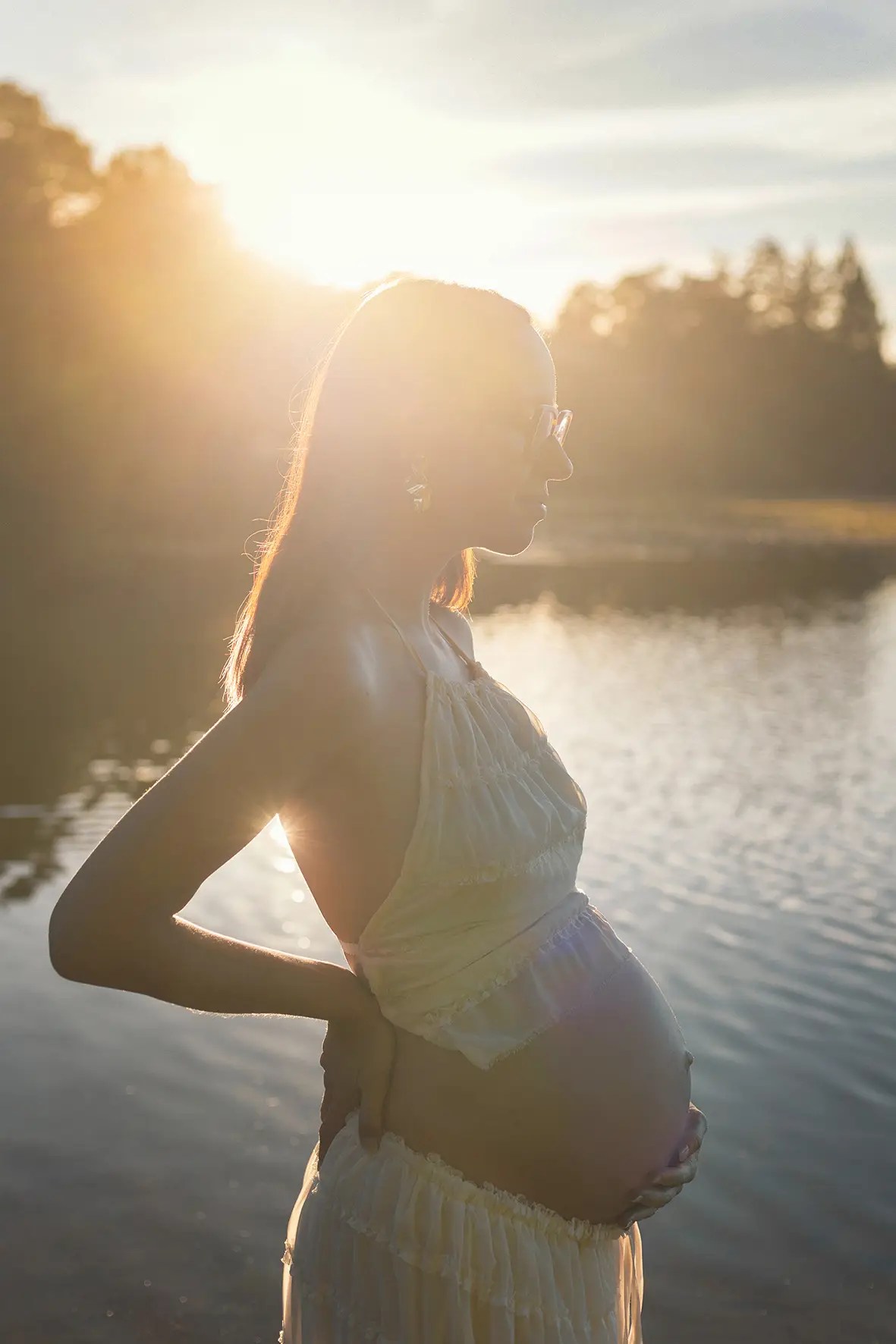 Photographe portrait grossesse Lyon, shooting extérieur, studio