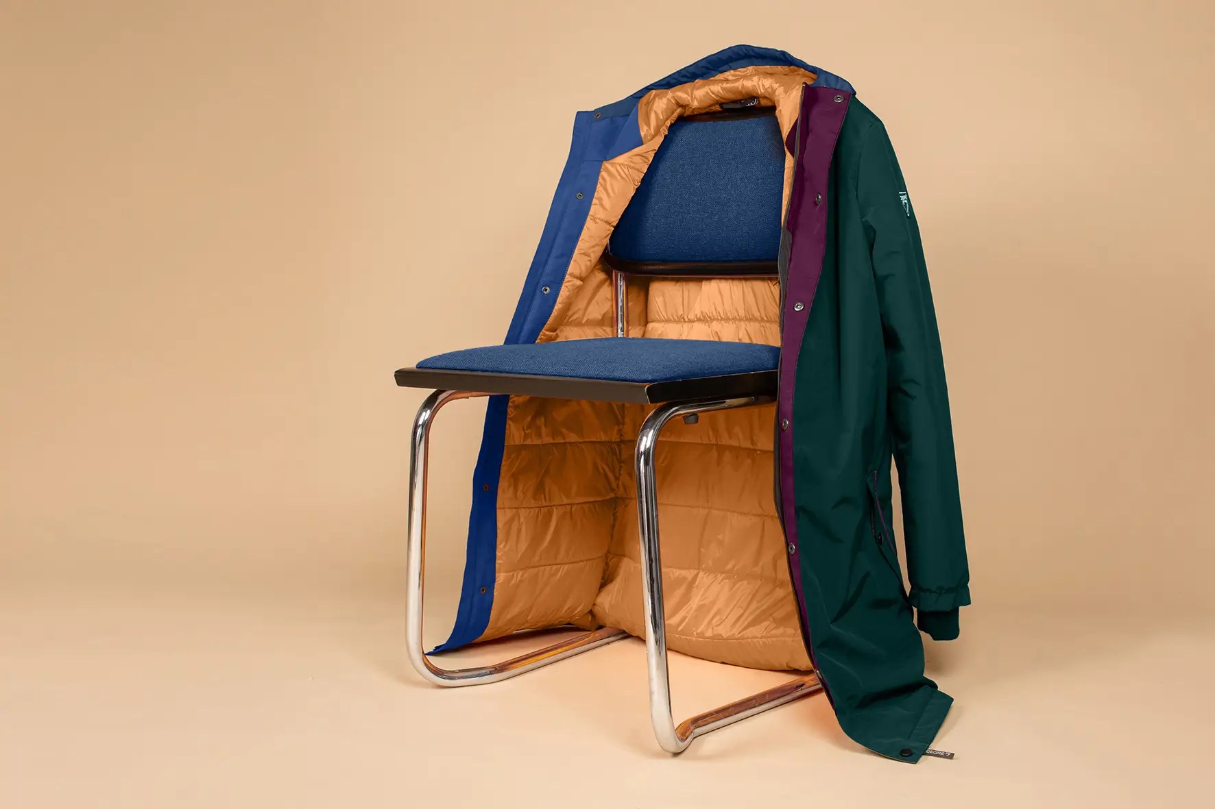 Photographe produit objet Lyon, shooting extérieur studio, marque vêtement