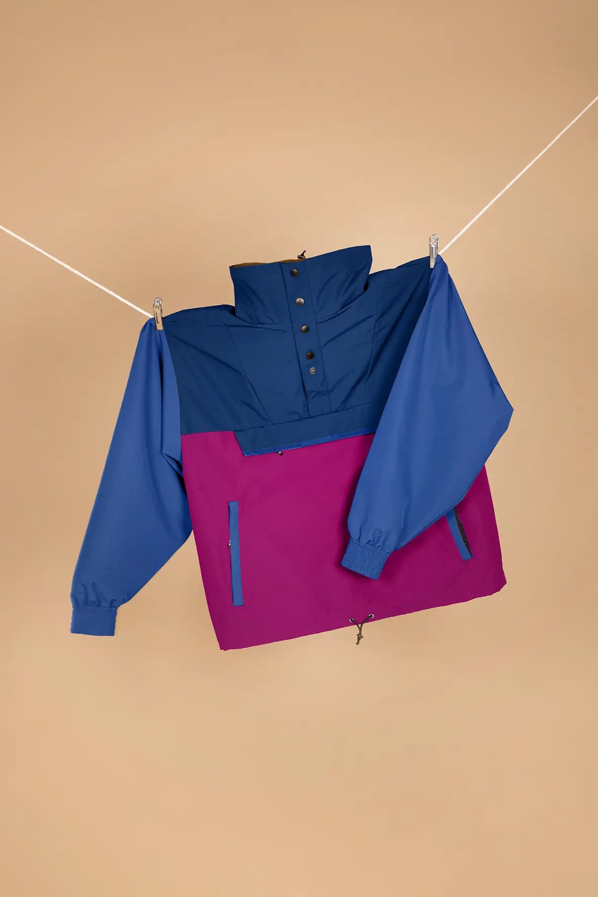 Photographe produit objet Lyon, shooting extérieur studio, marque vêtement