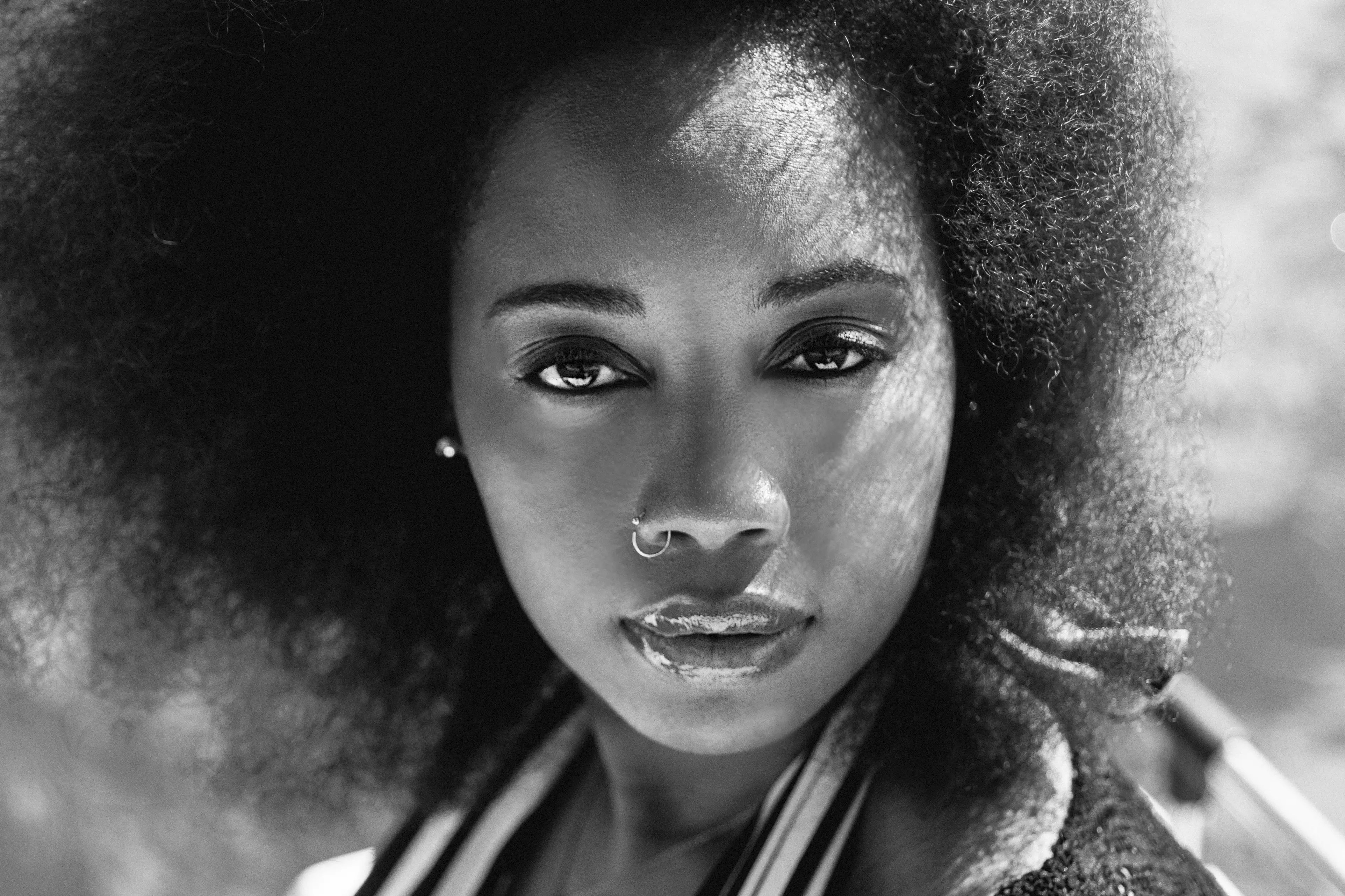 Photographe portrait professionnel Lyon, shooting extérieur, studio